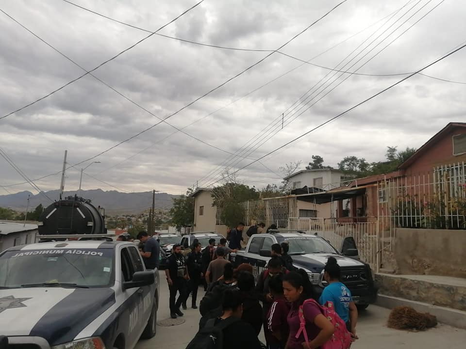 Continúa Seguridad Publica rescatando migrantes “secuestrados por polleros”