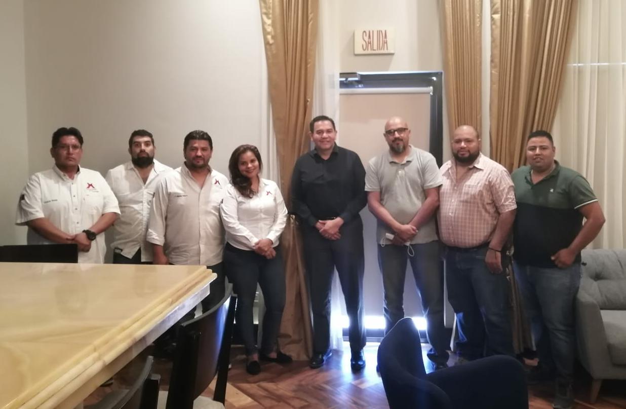 Se reúne Cruz Pérez Cuéllar con conductores de plataformas digitales 