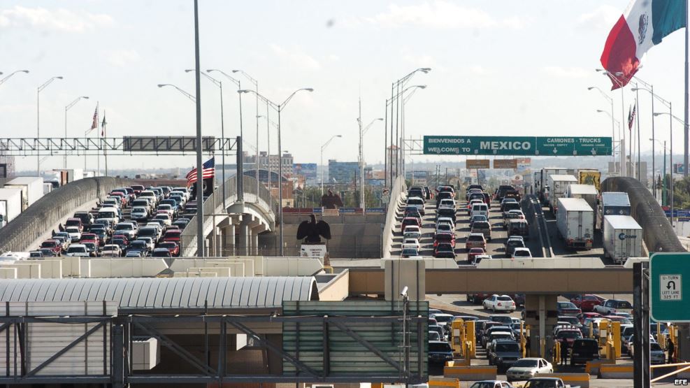 Critica Christopher Landau ex embajador de EU en México  continúe cierre de la frontera 