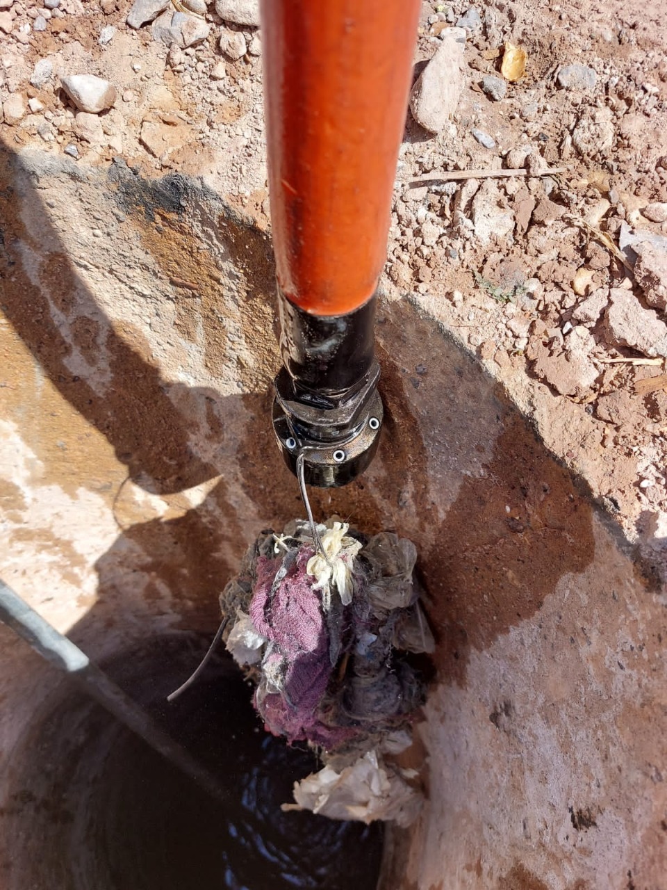 Realiza JMAS operativo de limpieza de drenaje en la colonia Kilómetro 20.