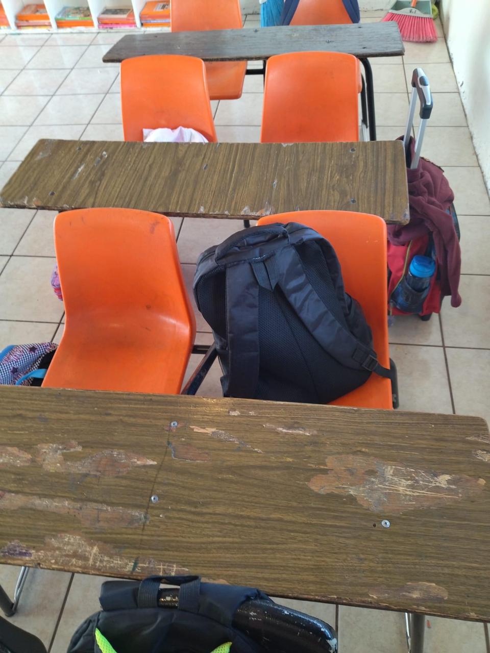 Gestiona América García reparación de mobiliario para escuelas del noroeste.