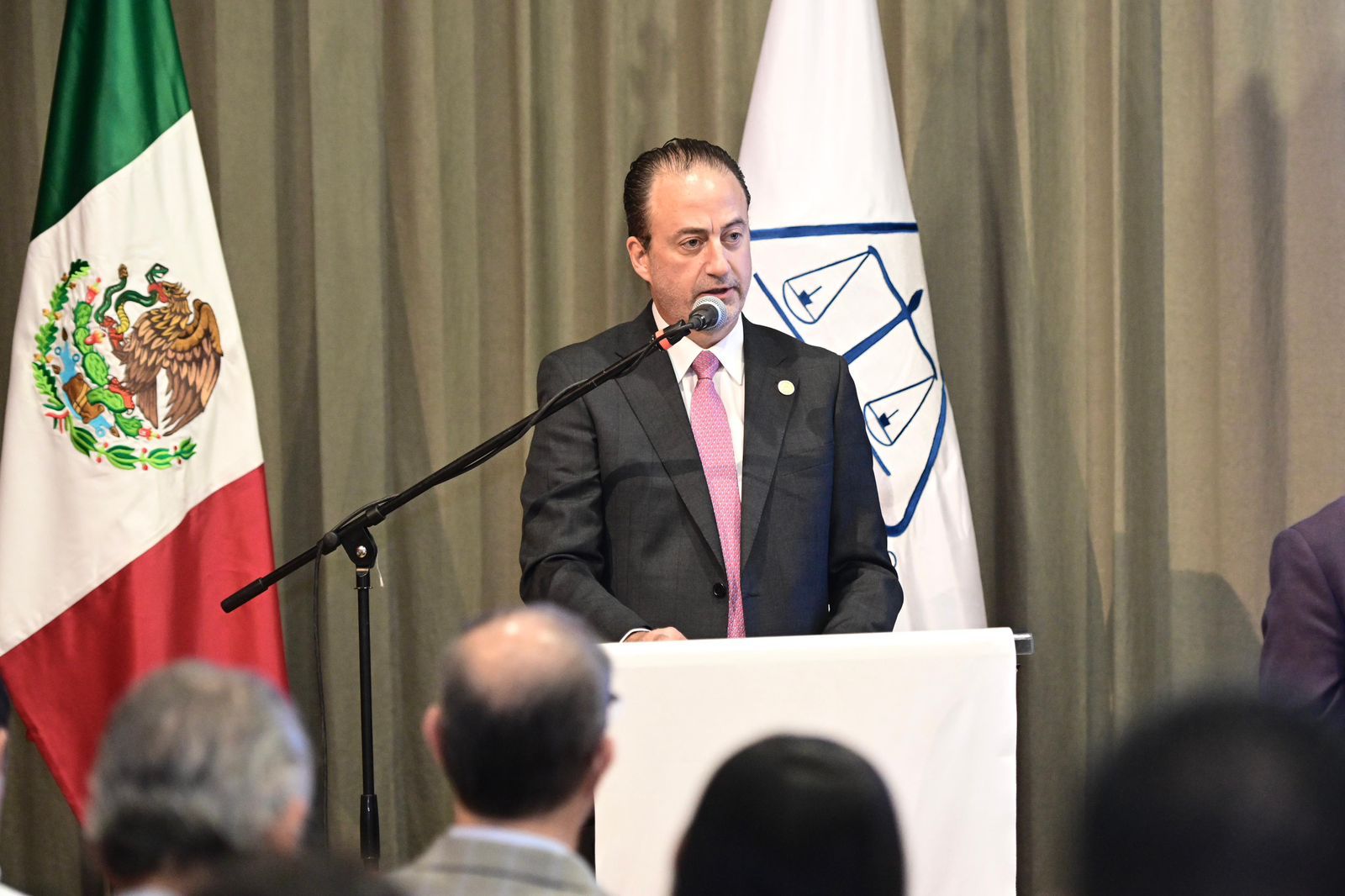 Analizan en foro la fortaleza de la frontera en operaciones aduaneras.