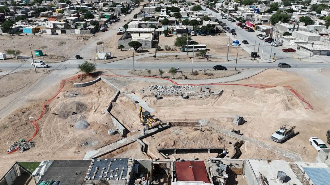 Construyen foro al aire libre en la colonia Carlos Castillo Peraza