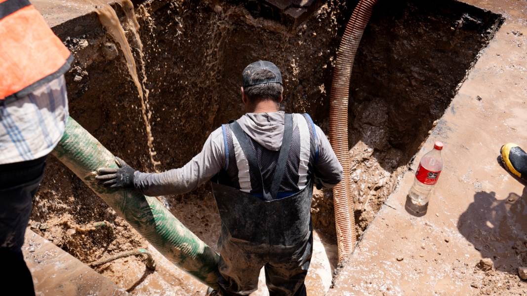 Continúa JMAS cambio de válvulas en Paseo Triunfo de la República