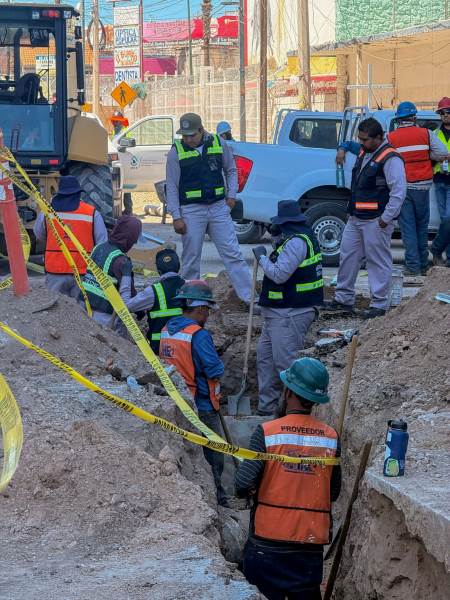 Controlan fuga de gas durante obras de la JMAS en zona de la Torre Centinela
