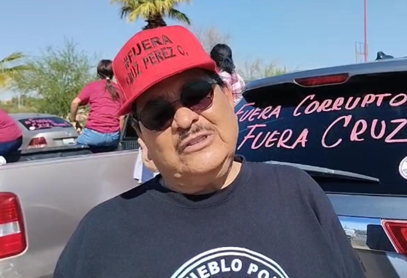 Realizan ciudadanos caravana para la Revocación de Mandato del presidente municipal.