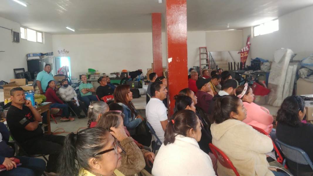 Permanente impartición de cursos de manejo de alimentos a vendedores de mercados