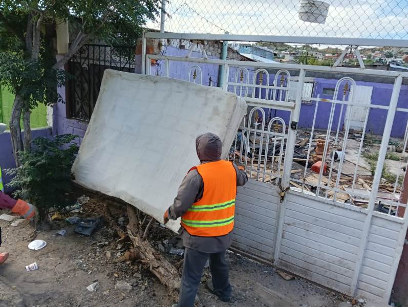 Con labores de limpieza y desagüe atienden daños por lluvias en Franja Sara Lugo