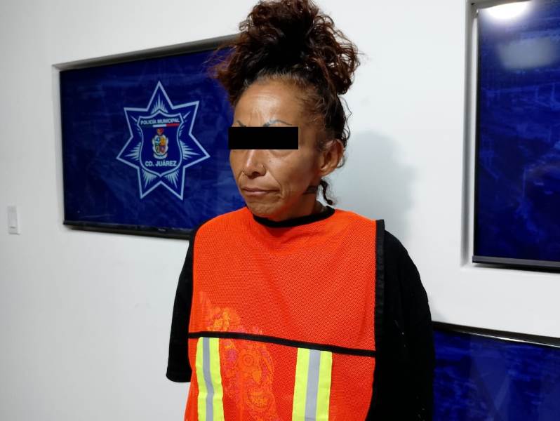 Detienen a mujer por presunto maltrato animal en la colonia Rincón del Amanecer