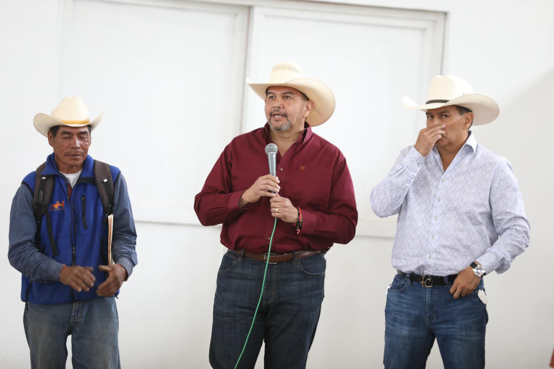 Pérez Cuéllar acude a Parral a platicar con la ciudadanía
