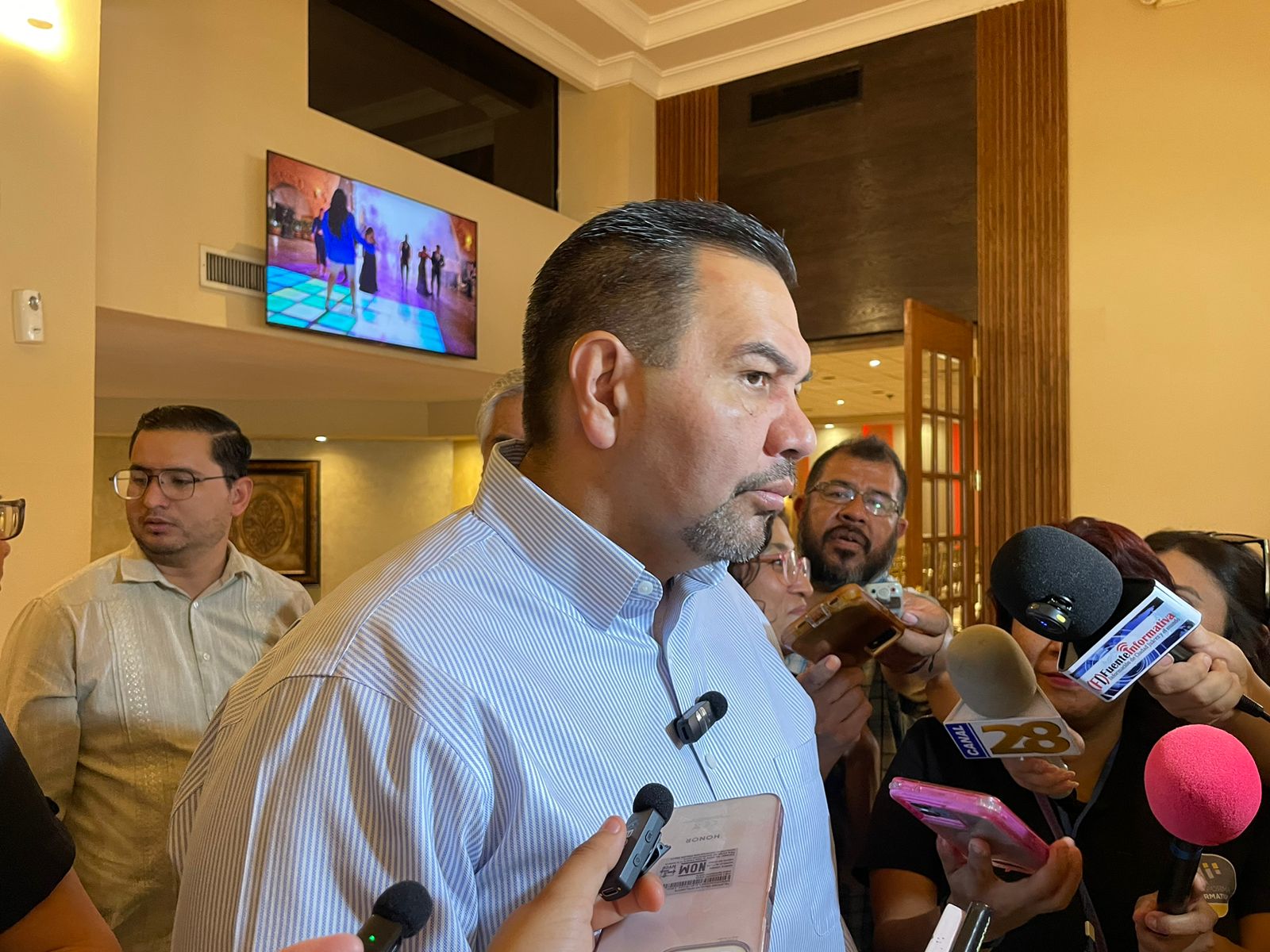 No se reportan lesionados tras incendio en hospital del IMSS.