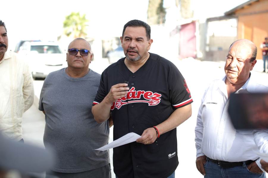 Entrega Alcalde obras de pavimentación en calle Avestruz