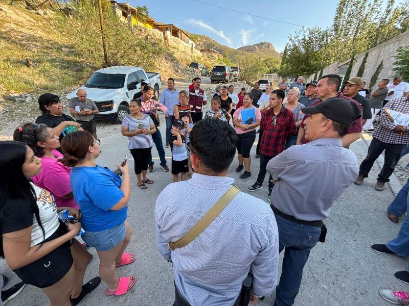 Presidente Municipal sostuvo reunión con vecinos de la colonia Mariano Escobedo