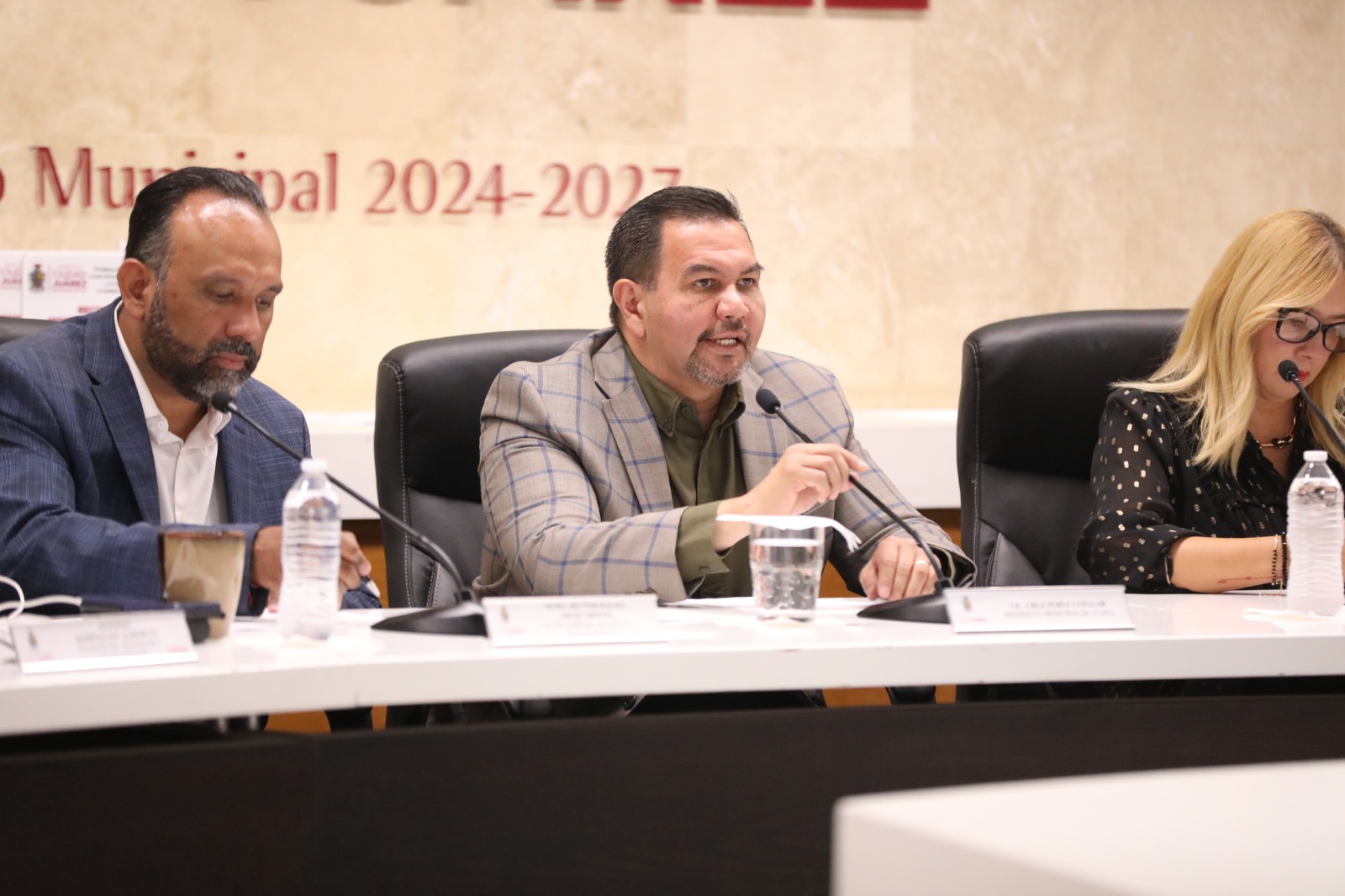 Aclara alcalde situación al interior de la Policía Municipal; es falso que se haya despedido a 120 agentes.