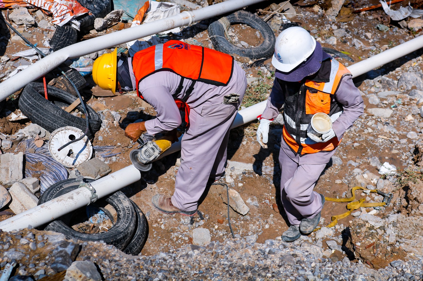 Restablece JMAS suministro de agua en la Colonia Sol Poniente.