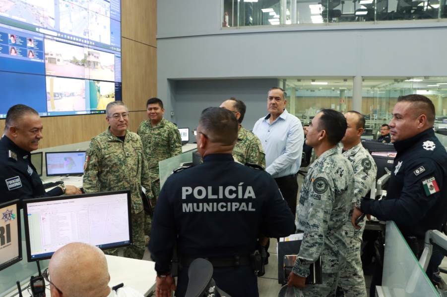 Realiza el General de la 5ta Zona Militar recorrido en el Centro de Emergencia y Respuesta Inmediata CERI-911