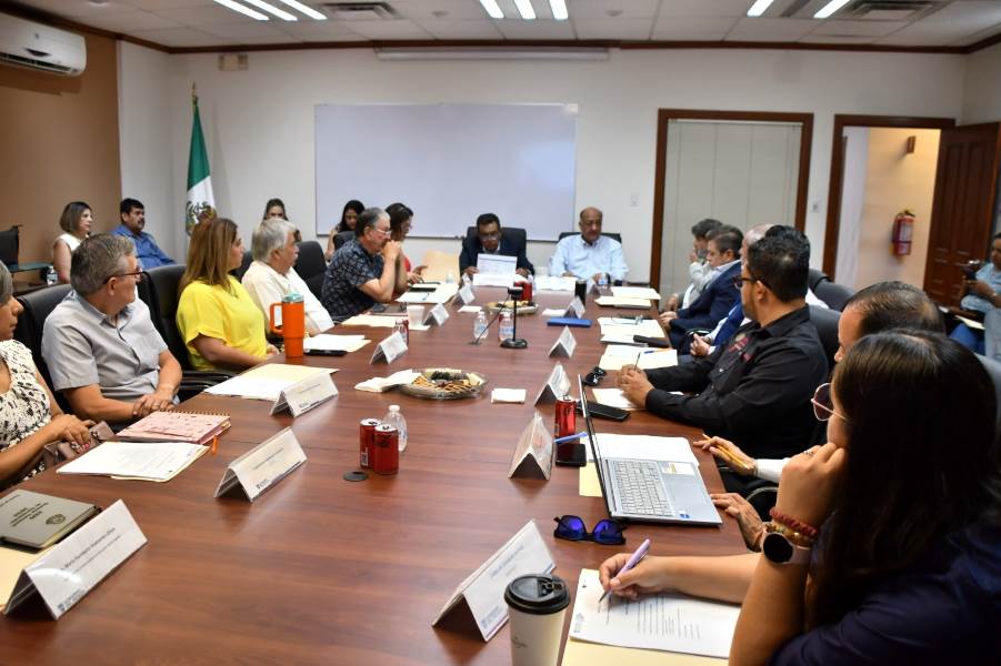 Estudiantes de nivel preparatoria y docentes serán vacunados