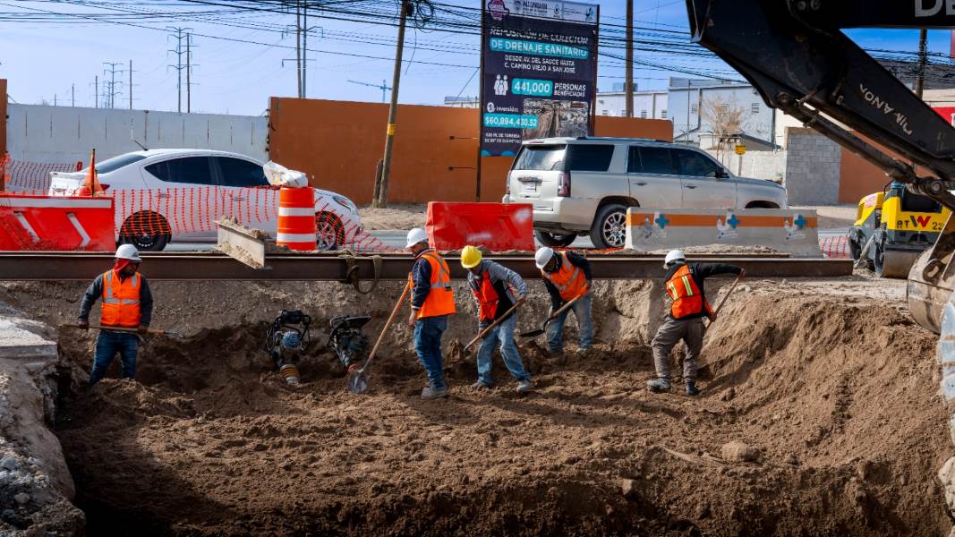 Avanza reposición del colector Viñedos; hubo baja presión de agua este viernes