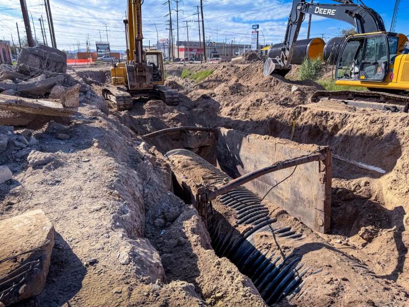 Cierre parcial de carril en Boulevard Gómez Morín por obras de colector