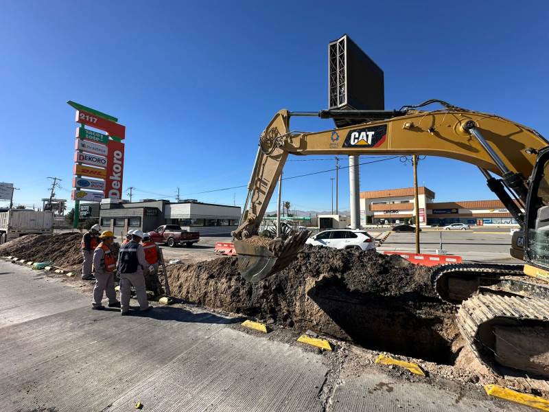 Reparan hundimiento en avenida Tecnológico