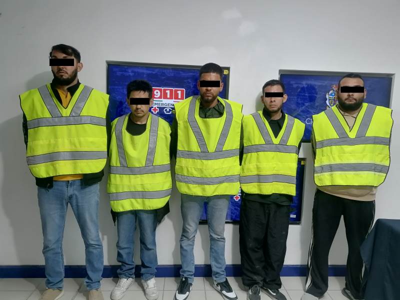 Detienen a cinco hombres por intento de homicidio y delitos relacionados en la colonia Morelos II