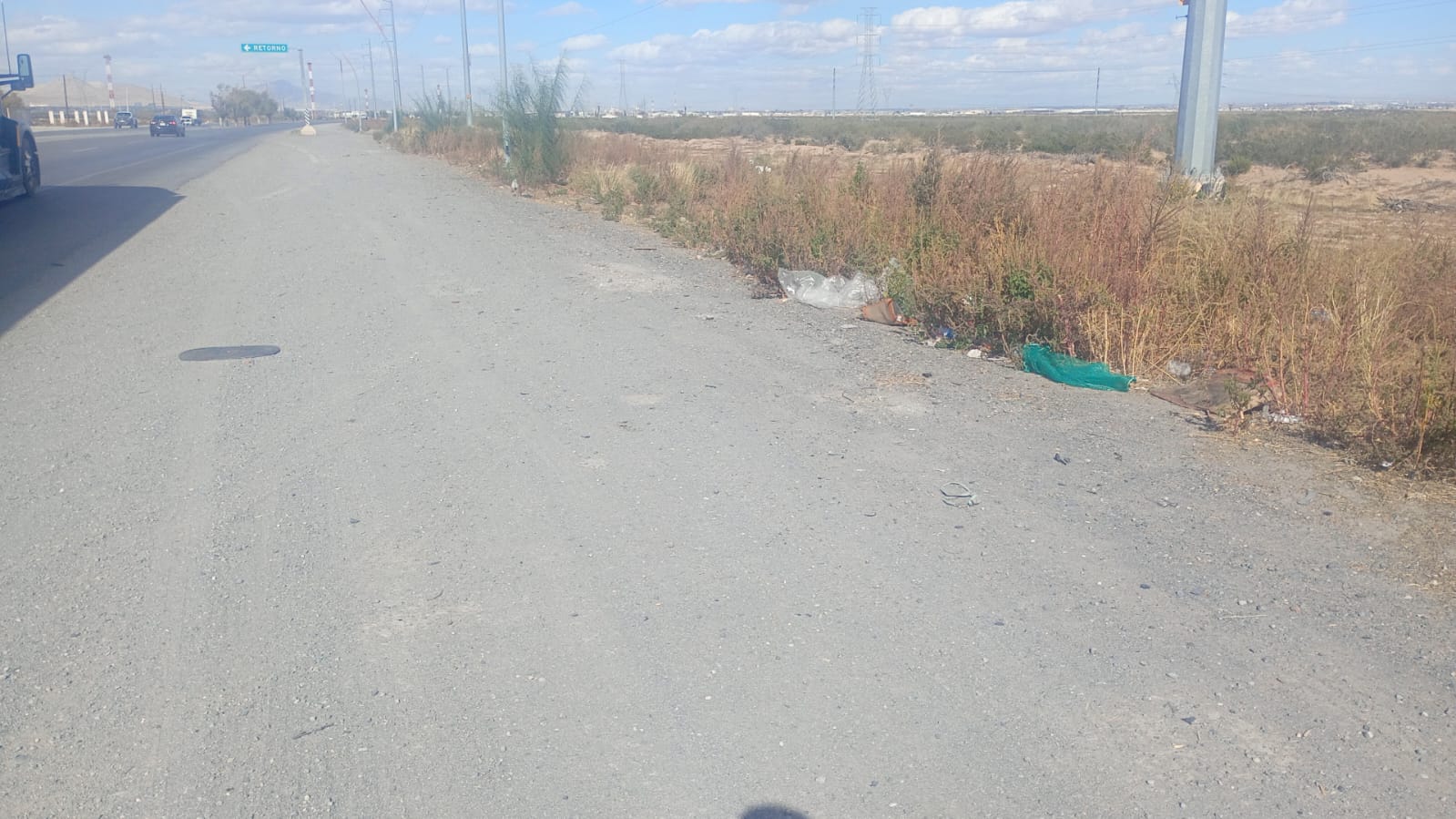 Refuerzan limpieza en la entrada a la ciudad con cuadrilla permanente
