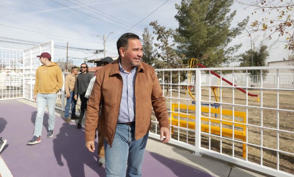 Antes de finalizar el año, el presidente municipal entrego dos parques rehabilitados