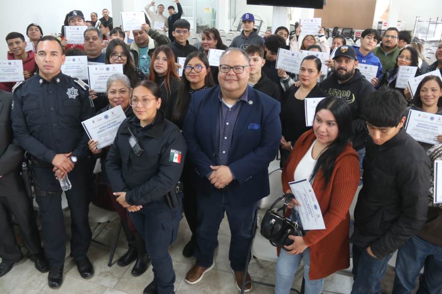 Graduaron adolescentes y padres en programa “Valórate” de la SSPM del CBTis 128