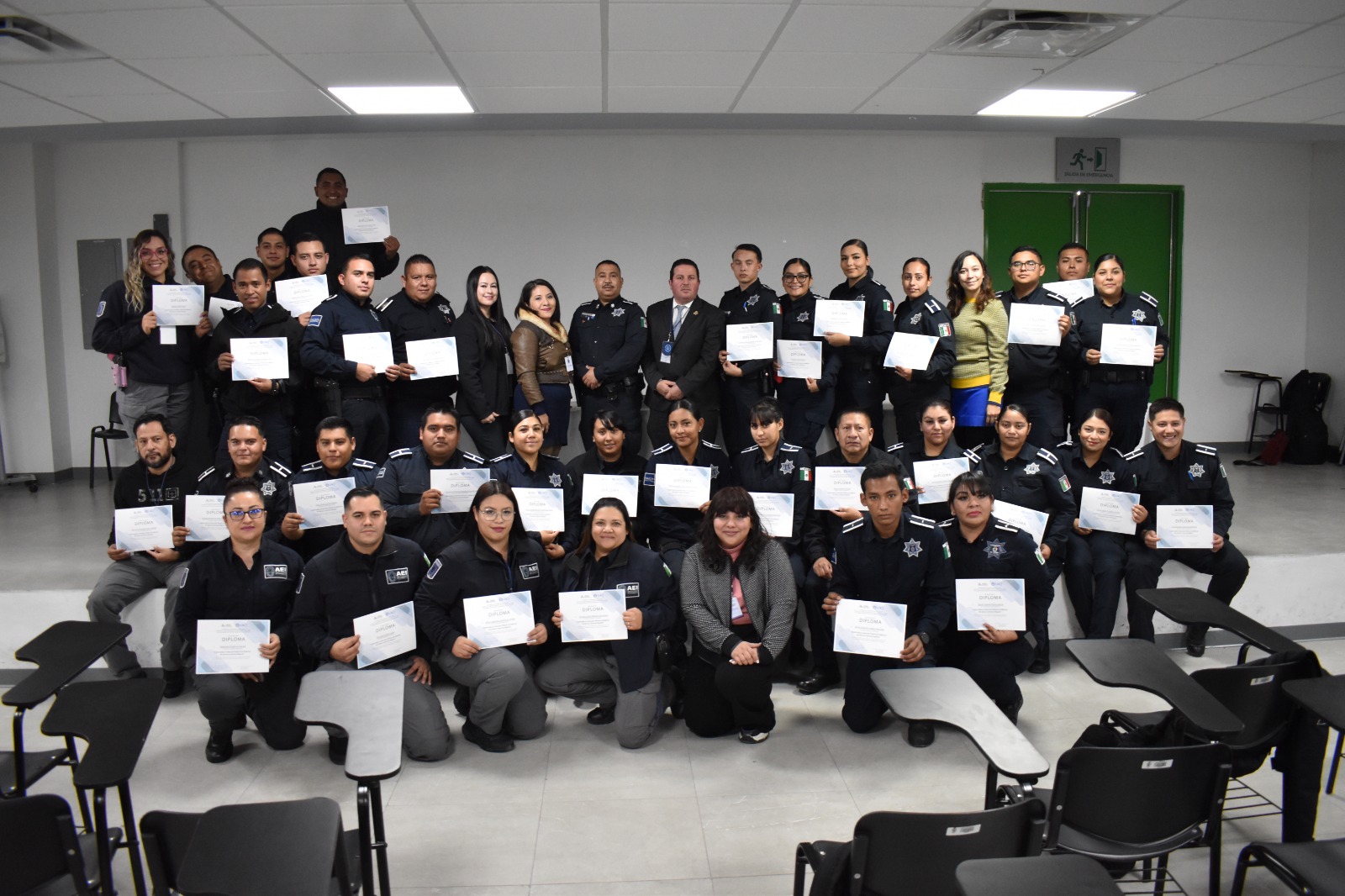 Finalizan diplomado agentes de la policía municipal