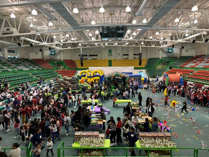 Festeja con posada a más de mil niñas y niños de centros de atención infantil en Juárez