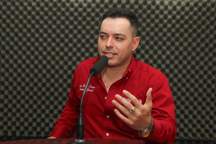 Omar Holguín Franco critica gestión estatal y defiende avance de Juárez en rehabilitación de calles