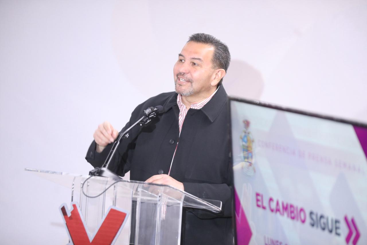 Acusa alcalde a dirigente del PAN y a diputada de tráfico de influencias.