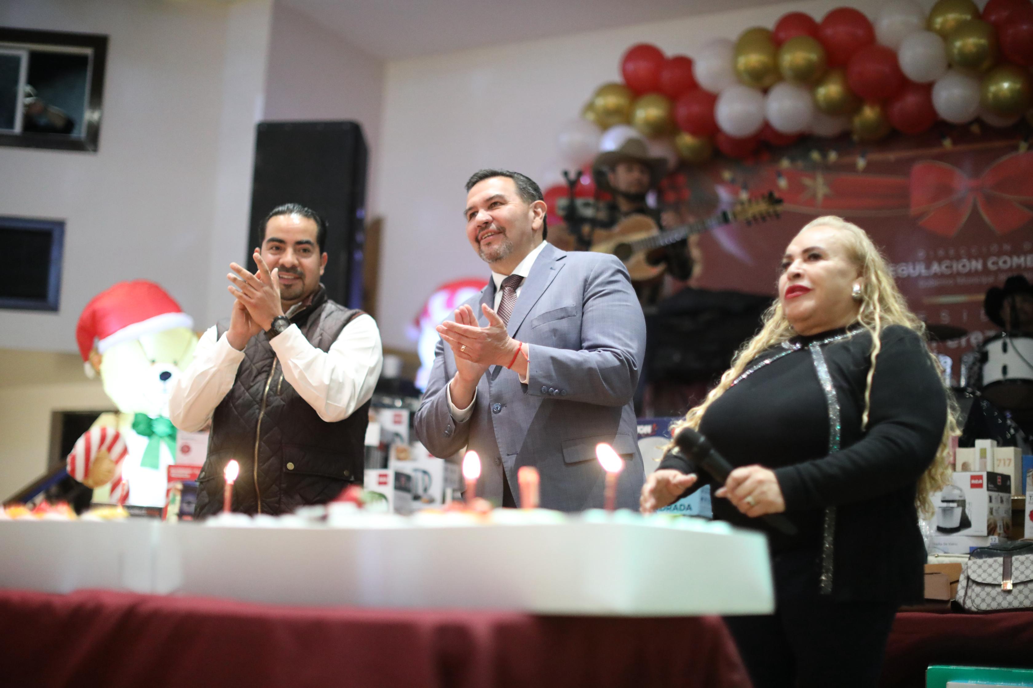 Cruz Pérez Cuéllar destaca cultura de trabajo durante posada de Mercado Riveras