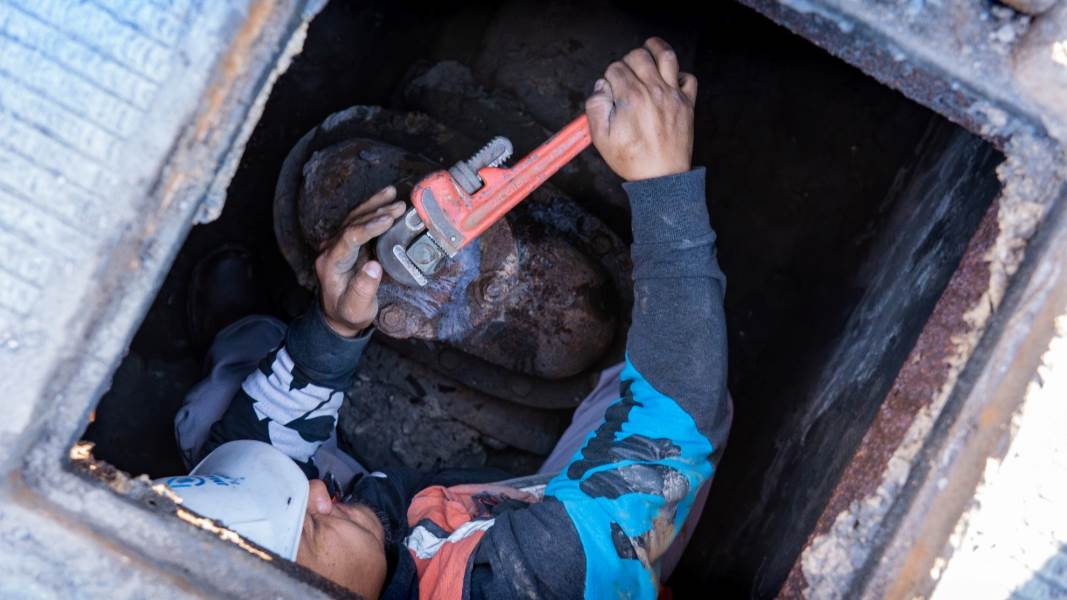 J+ realiza mantenimiento preventivo en líneas de agua potable