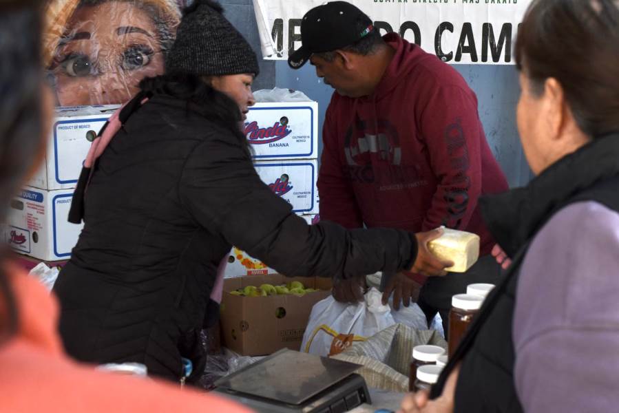 Instalan Mercado Campesino en el Pueblito Mexicano