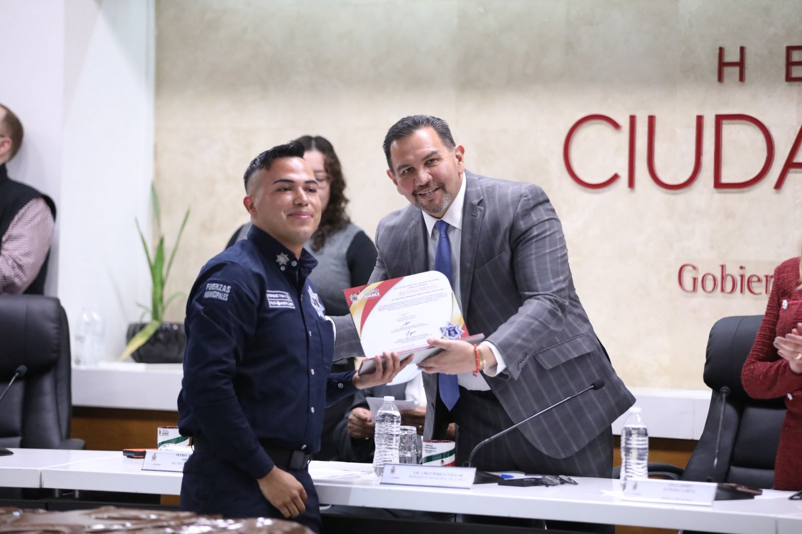 Reconoce Cabildo al Policía del Año 2025.