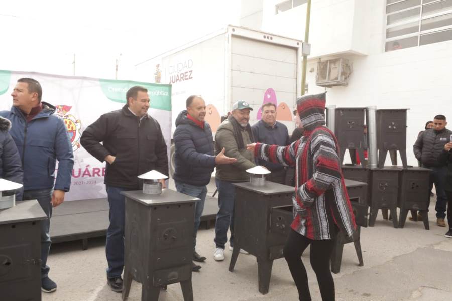 Presidente Municipal Cruz Pérez Cuéllar arrancó con entrega de calentones