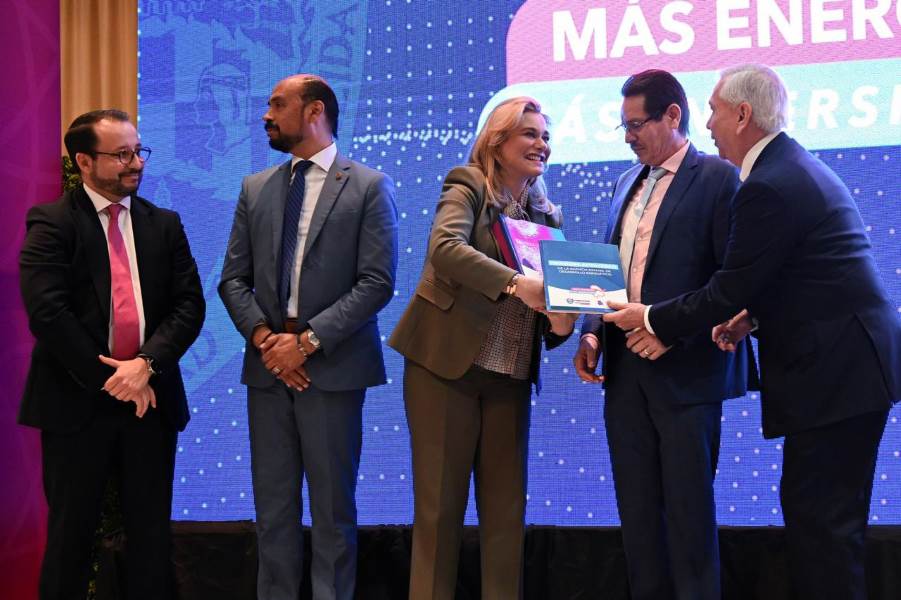 Presenta Maru Campos Programa para el Desarrollo Energético
