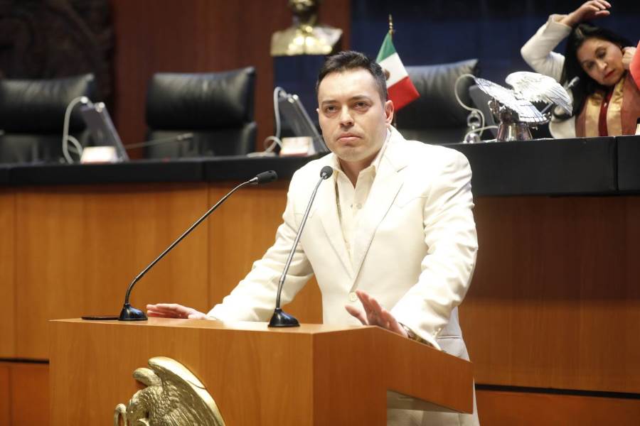 Cruz por los cielos y Maru por los suelos: Senador Omar Holguín Franco