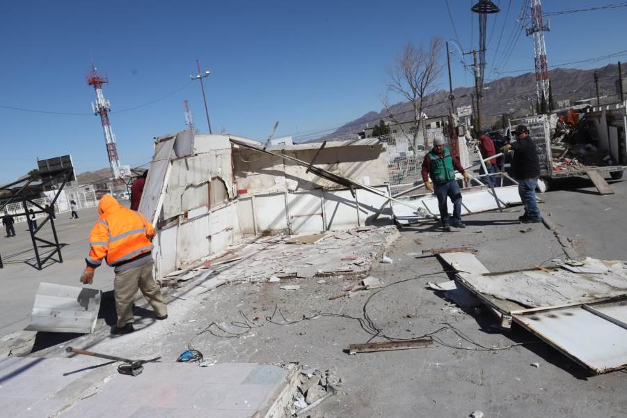 Realizan operativo de Reordenamiento Urbano en el parque Insurgentes