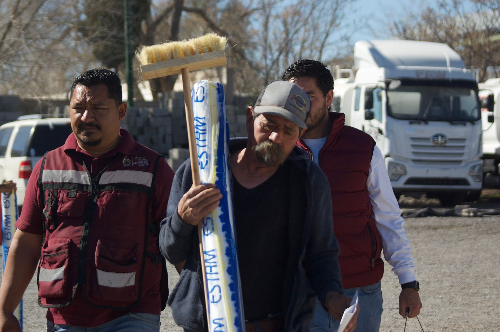 Mantiene municipio apoyo a familias del oriente de la ciudad.