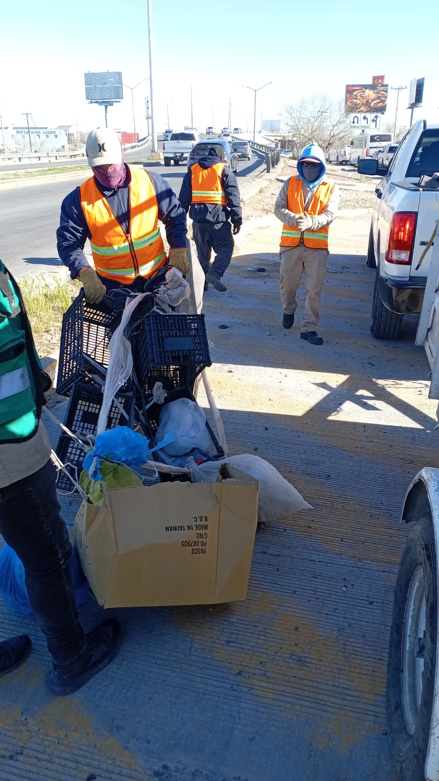 Realizan jornada intensiva de limpieza en vialidades de la ciudad.