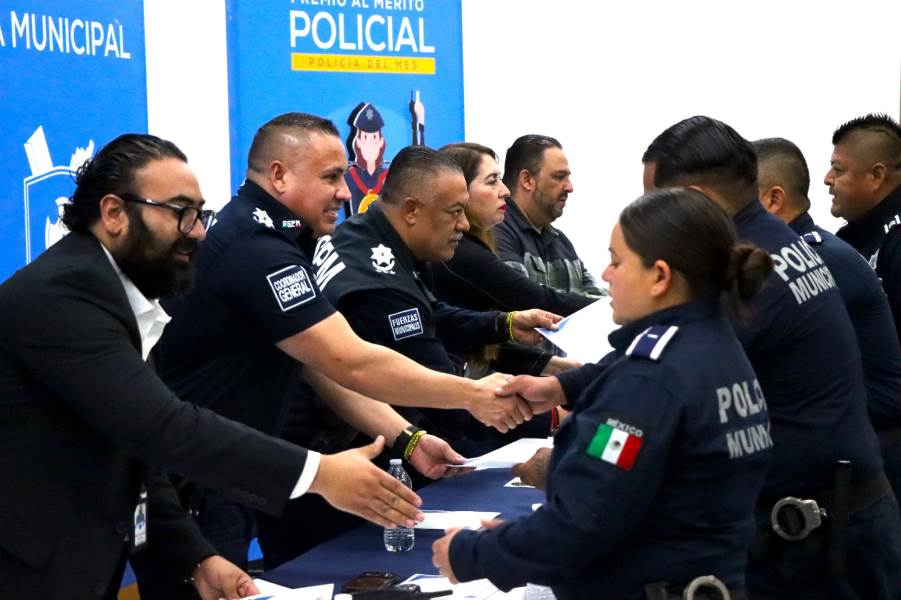 Reconocen a 60 policías durante la ceremonia “Policía del Mes” en Ciudad Juárez