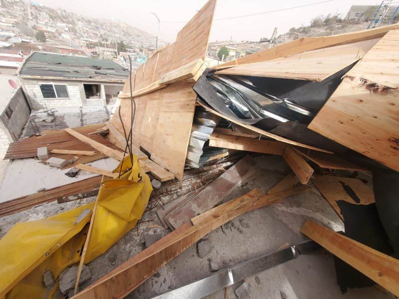 Atienden 59 emergencias por fuertes vientos en la ciudad