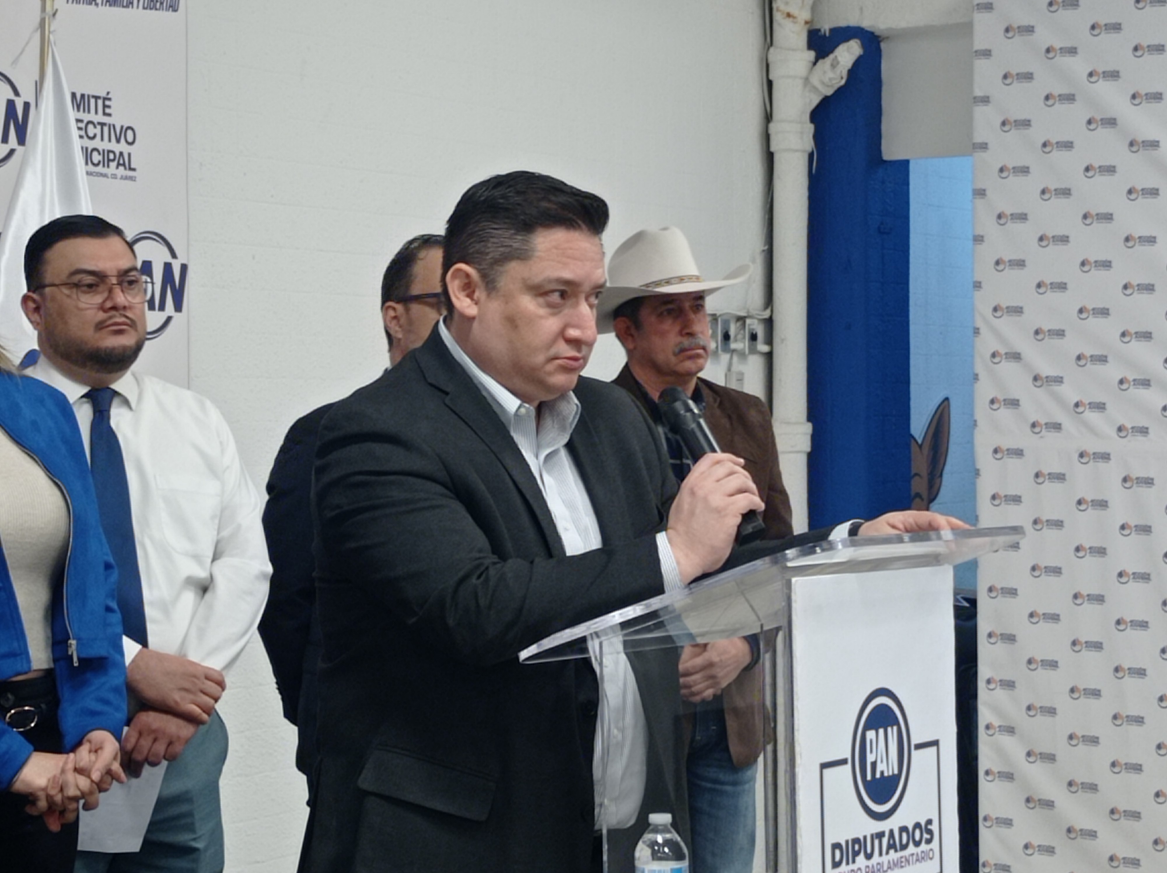 Bonilla no deja su función de alcalde por viajar a municipios.