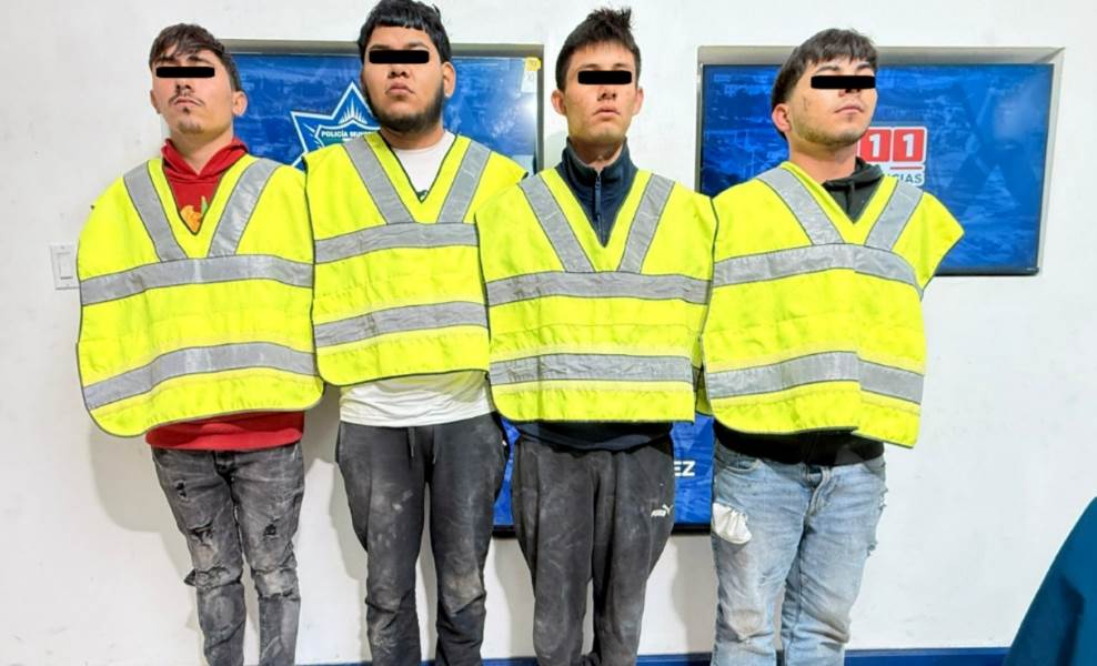 Detienen a cuatro hombres con fusil y cartuchos en la colonia Juárez Nuevo