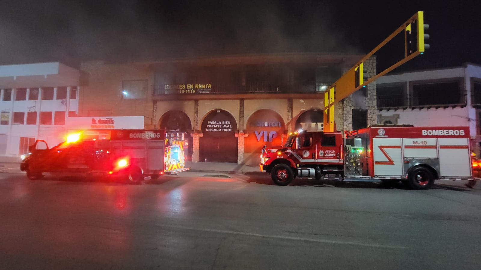 Atienden incendio en establecimiento comercial de la zona PRONAF