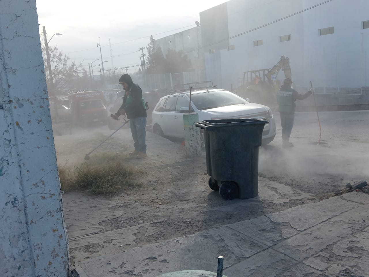 Continúan labores de limpieza en varios sectores de la ciudad.