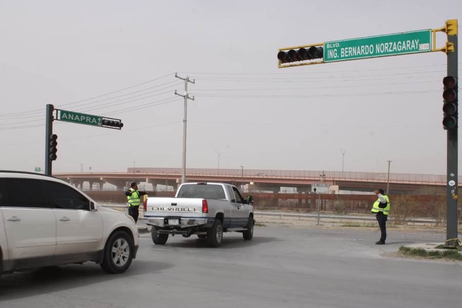 Semáforos de principales avenidas fuera de servicio por fuertes aires