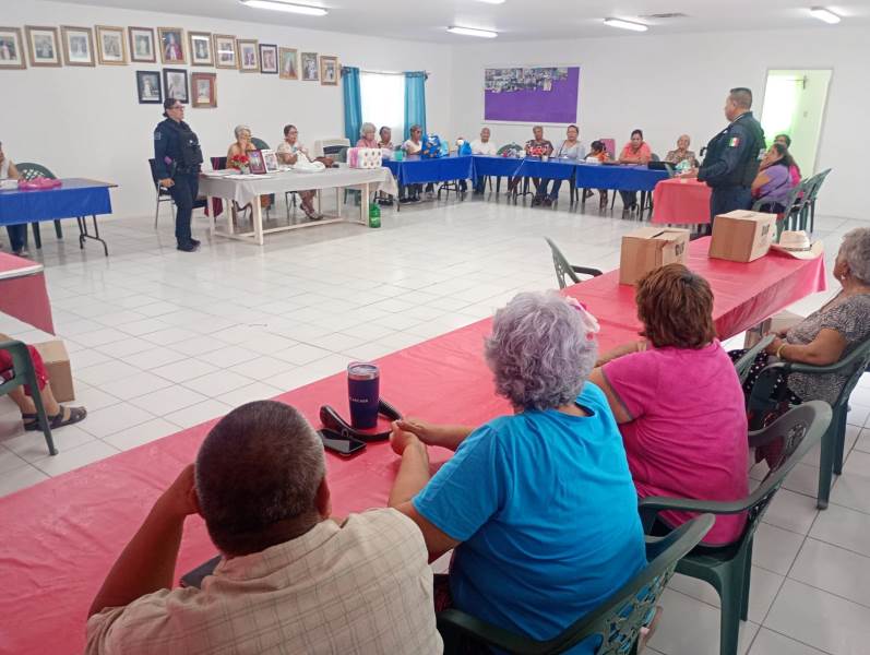 SSPM imparte plática preventiva a adultos mayores en San Agustín